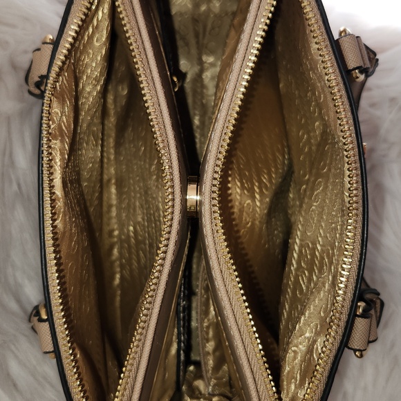 Tan Purse with Gold Accents - Picture 6 of 7